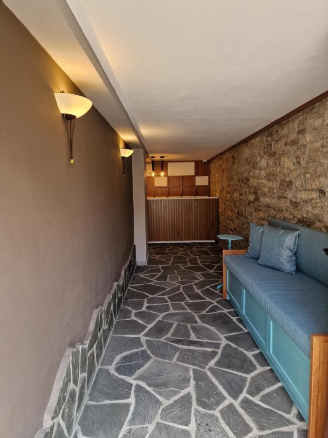 Palorto Traditional Hotel Gjirokaster Bagian luar foto