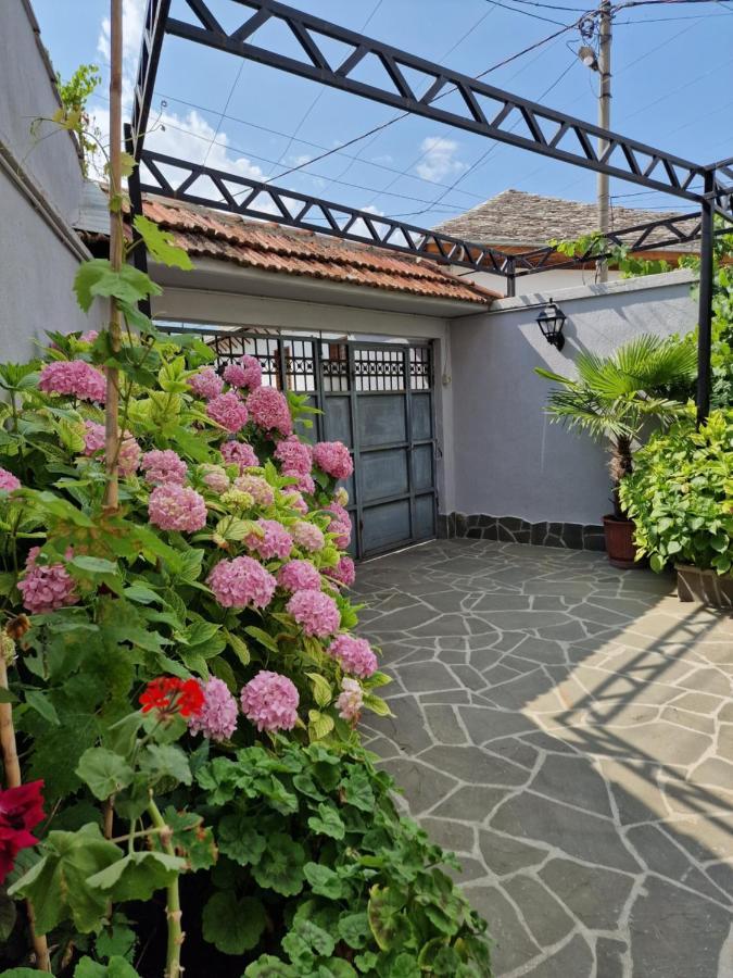 Palorto Traditional Hotel Gjirokaster Bagian luar foto